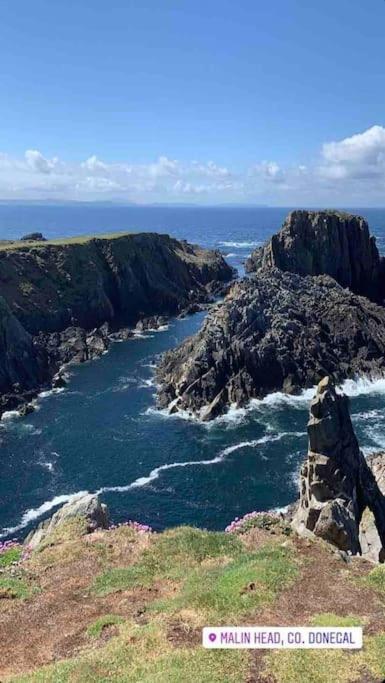 Cosy Portmor Log Cabin- Sea Views, Deck & Relaxation Malin Head Exterior photo
