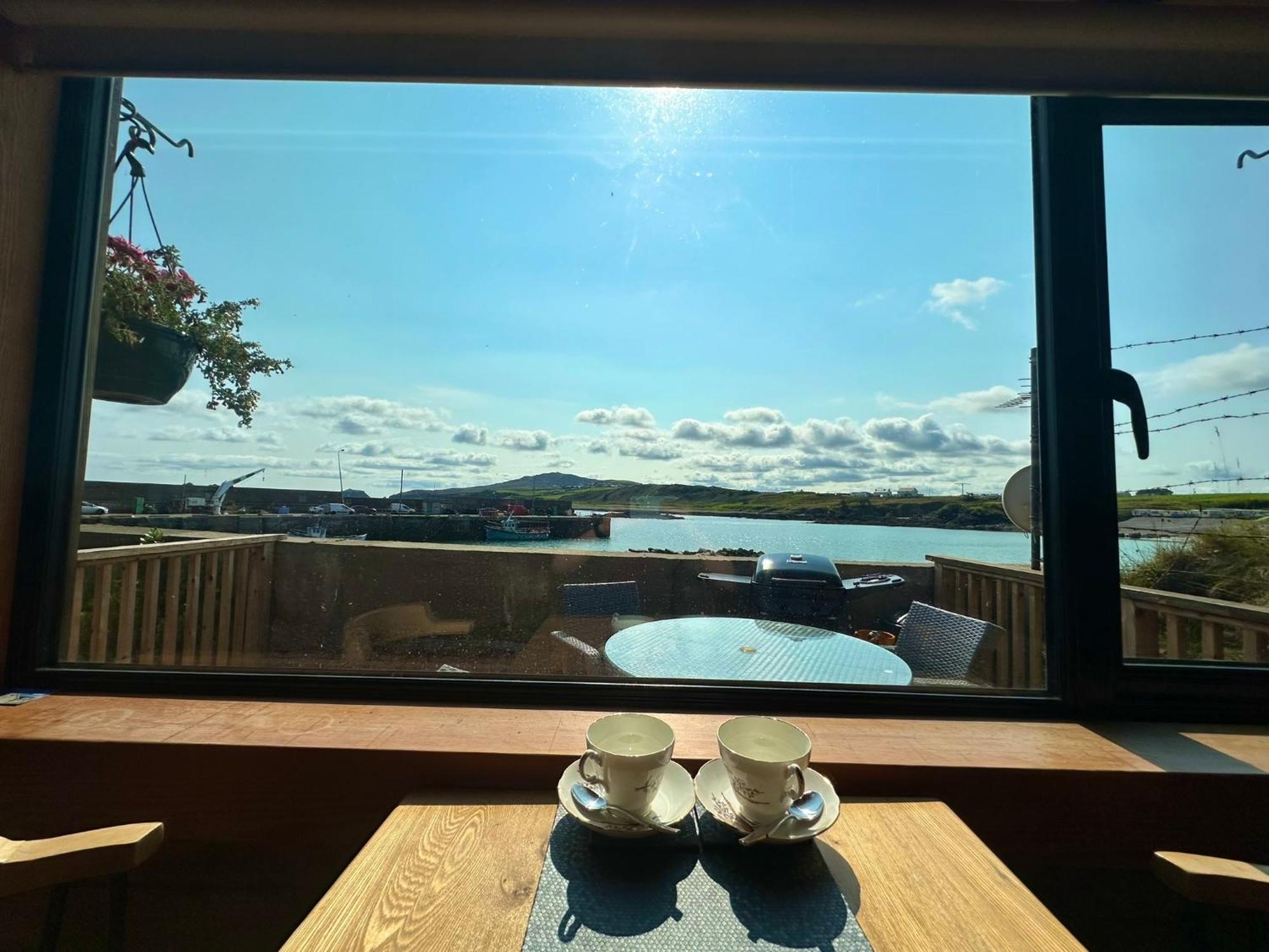 Cosy Portmor Log Cabin- Sea Views, Deck & Relaxation Malin Head Exterior photo