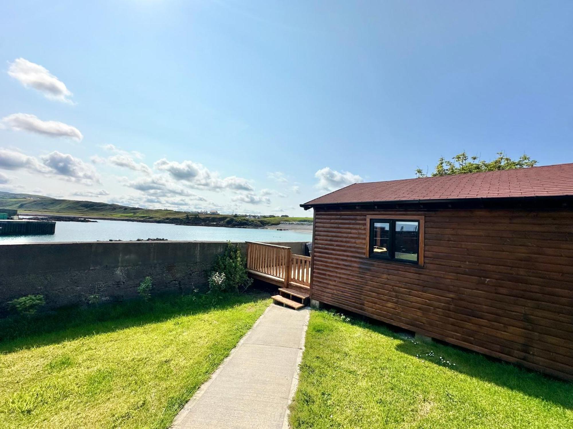Cosy Portmor Log Cabin- Sea Views, Deck & Relaxation Malin Head Exterior photo